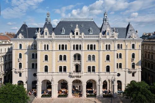 luxury hotels in Budapest