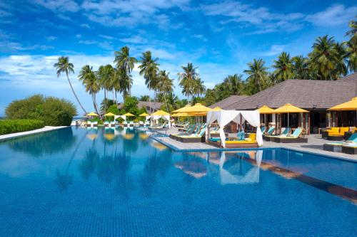 luxury hotels in Manadhoo