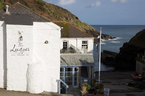 luxury hotels in Falmouth