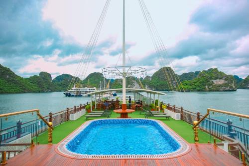 luxury hotels in Ha Long