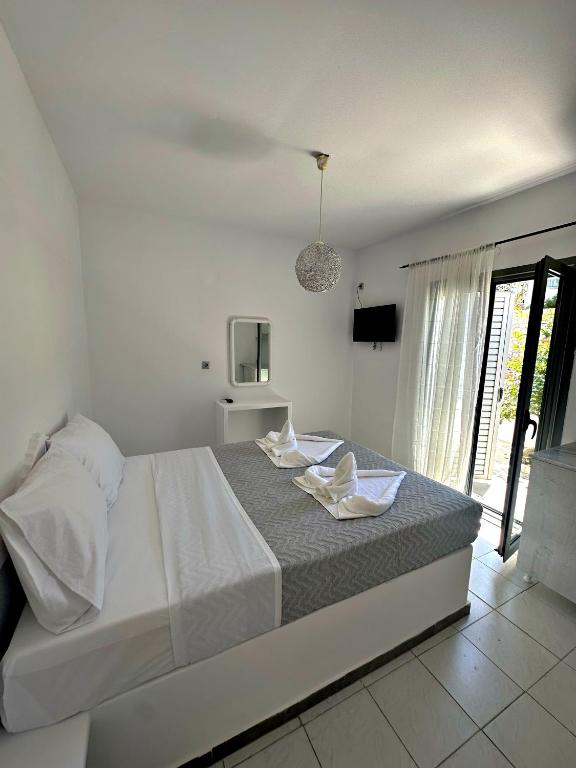 Santorini Style Rooms