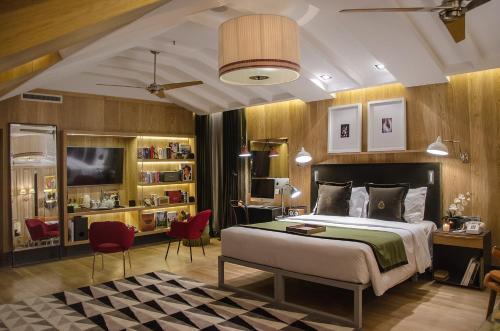 luxury hotels in Chiado