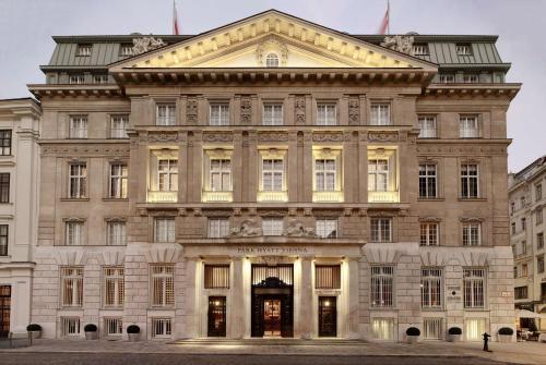 luxury hotels in Vienna (State)