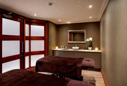 luxury hotels in Cardiff