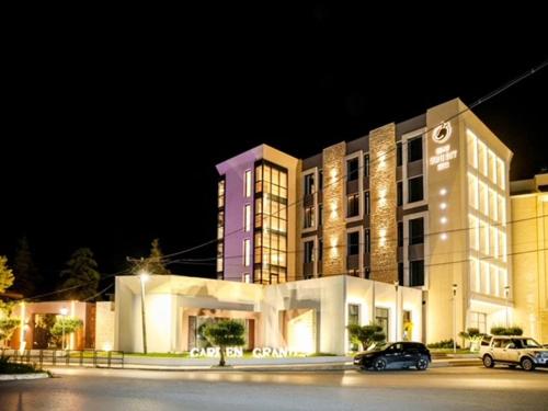 luxury hotels in Vlorë