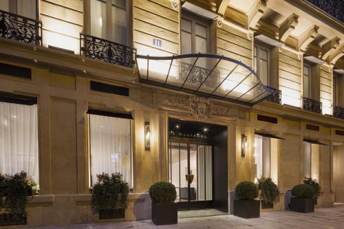 luxury hotels in 8Th Arrondissement