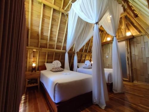 luxury hotels in Buleleng