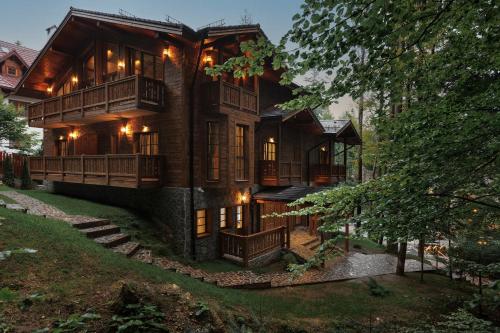 luxury hotels in Sinaia-Azuga-Busteni