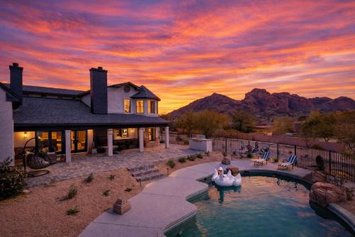 Majestic Mountain Mansion-Pool -Spa & Guest House