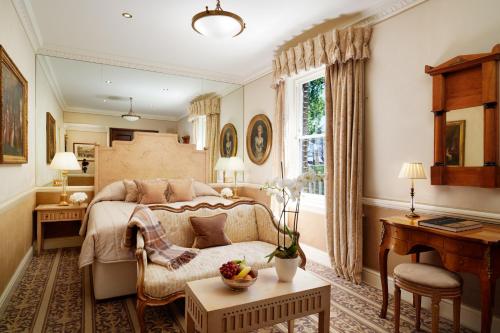 luxury hotels in Kensington