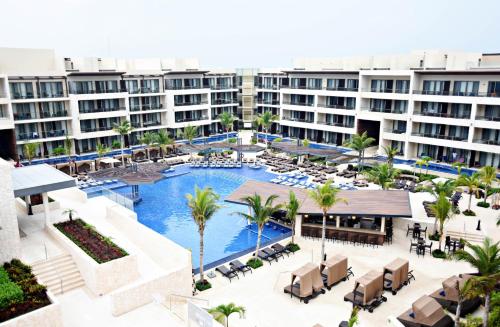 luxury hotels in Puerto Morelos