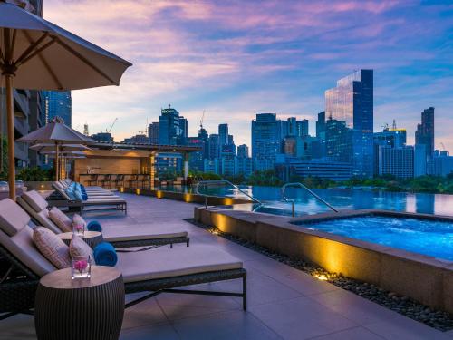 luxury hotels in Manila