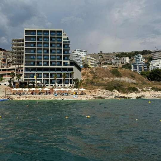 luxury hotels in Sarandë