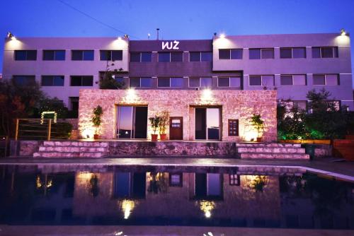 luxury hotels in Jbeil