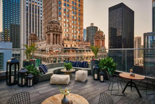 luxury hotels in Illinois