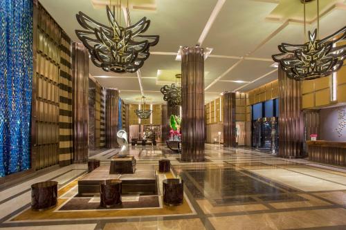 luxury hotels in Manila