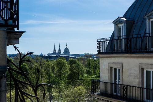 luxury hotels in 1St 2Nd Arr. (Near Louvre)