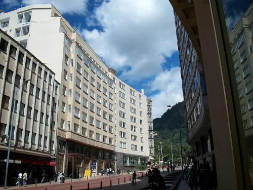 Hotel Continental ByHours