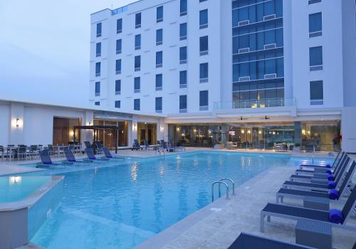 Crowne Plaza Airport by IHG