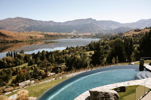 luxury hotels in Lake Wakatipu