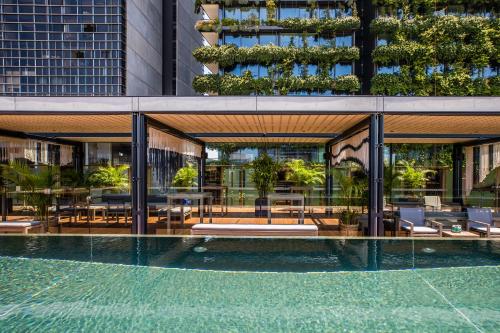 luxury hotels in Chippendale