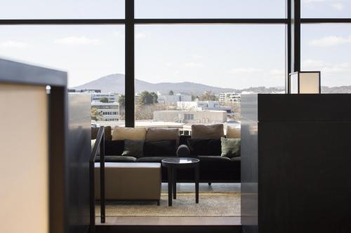 luxury hotels in Canberra