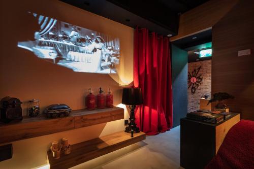 The Black Boutique - Turistea Suites