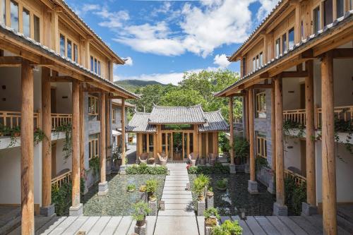 luxury hotels in Shangri-La