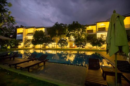 luxury hotels in Tissamaharama