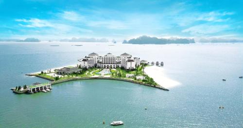 luxury hotels in Quang Ninh