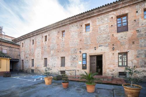 luxury hotels in Caceres Province