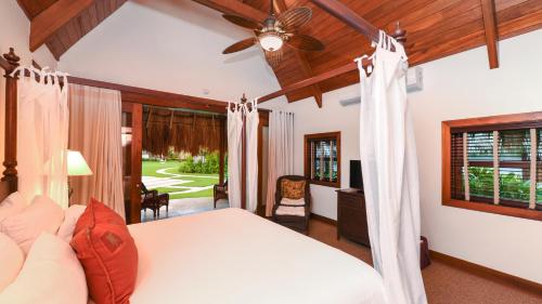 luxury hotels in Belize Province