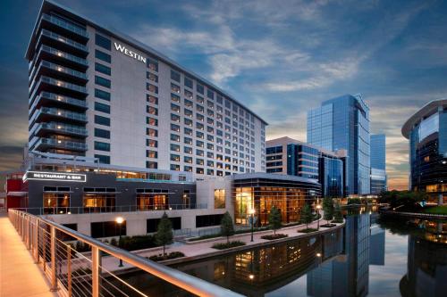 luxury hotels in The Woodlands