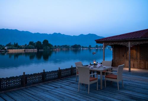 luxury hotels in Srinagar