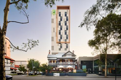 luxury hotels in Perth Region