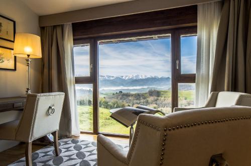 luxury hotels in Camino North Route