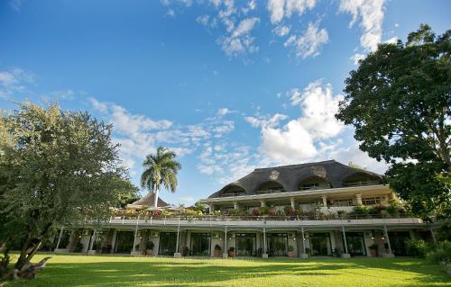 luxury hotels in Victoria Falls