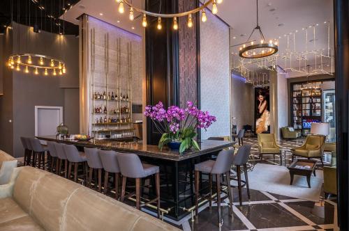 luxury hotels in Tel Aviv District