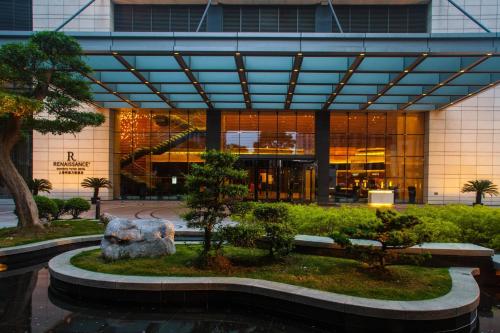 luxury hotels in Shanghai Province