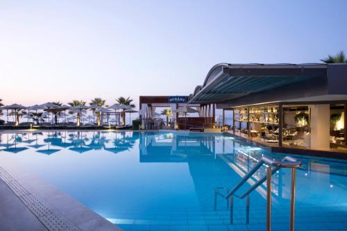 luxury hotels in Agia Marina Nea Kydonias