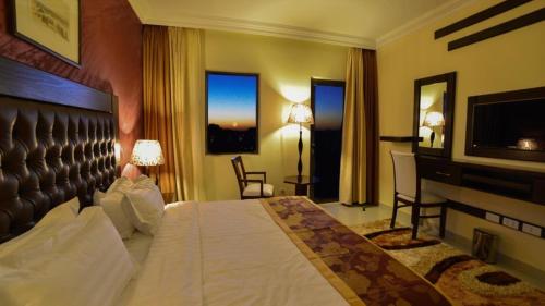 luxury hotels in South District Israel