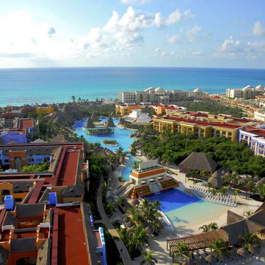 luxury hotels in Puerto Morelos