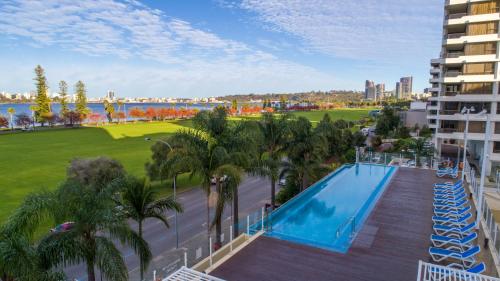 luxury hotels in Perth Region