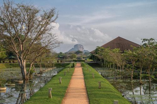 luxury hotels in Sigiriya