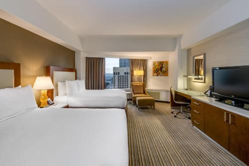 Crowne Plaza Seattle - No Resort Fee - Newly Renovated IHG Hotel
