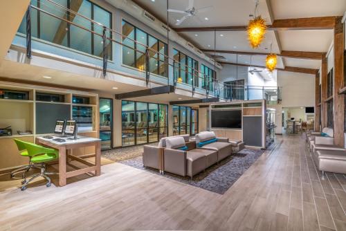 Holiday Inn Cape Cod - Hyannis by IHG