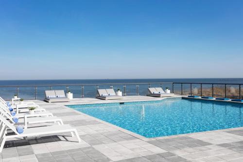 Delta Hotels by Marriott™ Virginia Beach Waterfront Suites