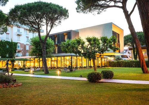 luxury hotels in Forlì