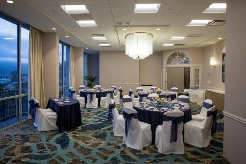 Crowne Plaza Ventura Beach by IHG