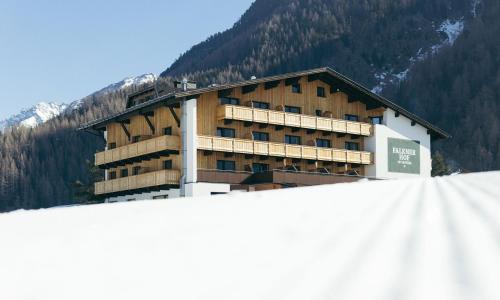 luxury hotels in Sankt Leonhard Im Pitztal